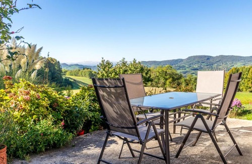 Verthemex Villa | Maison dans un parc de verdure