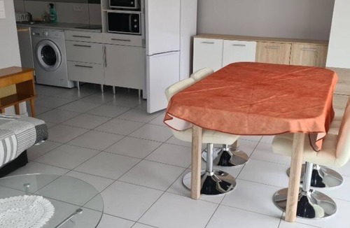Le Bernard House | Maison de 1 Chambre Pour 2 Personnes
