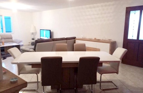Baix House | Maison de 4 chambres avec piscine privee jardin clos et wifi a Baix