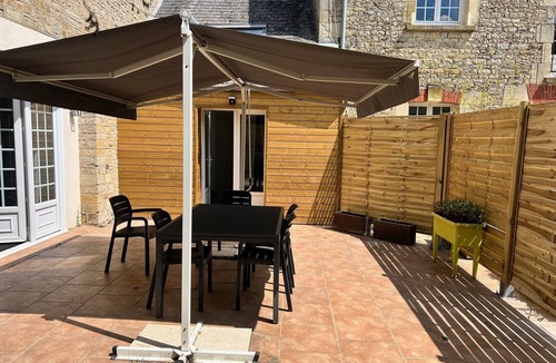 Fontenay-le-Pesnel House | Maison de Bourg Avec Salle de Jeux