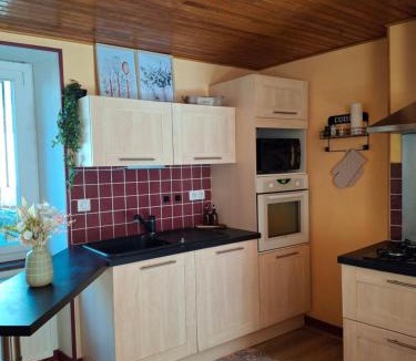 Rochefort-Montagne House | Maison de Bourg