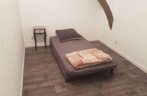 Grez-en-Bouere Apartment | Maison de bourg avec extérieur.