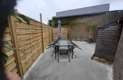 Saint-Lambert-du-Lattay House | Maison de Bourg Tout Confort