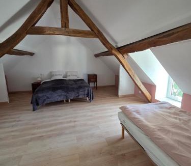 Saint-Bonnet-Troncais House | Maison de campagne