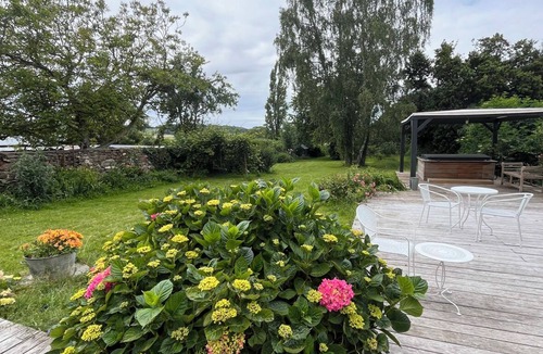 La Ville-es-Nonais House | Maison de Campagne Avec Jacuzzi à 300 m de la Rance et 12 mn de St-malo