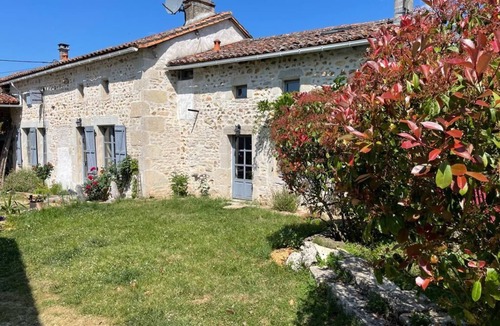 Nanteuil-en-Vallee House | Maison DE Campagne AU Calme
