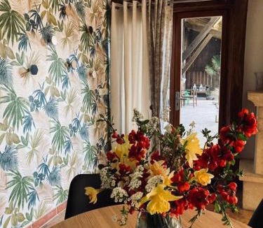 La Neuville-aux-Bois House | Maison de campagne avec cheminée et extérieur