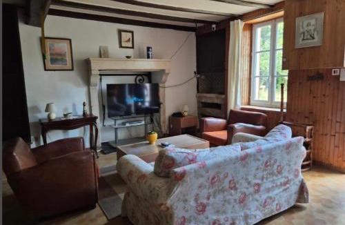 Mazieres-en-Gatine House | Maison de campagne rustique et confortable