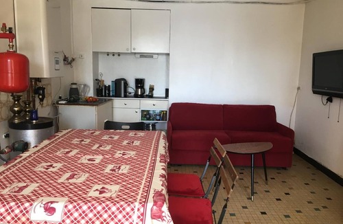 Montabon Bed & Breakfast | Maison de Campagne 18 ème Siecle Dans un Écrin de Verdure