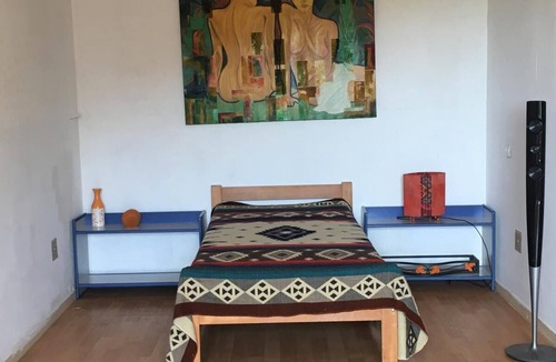 Montabon Bed & Breakfast | Maison de Campagne 18 ème Siecle Dans un Écrin de Verdure