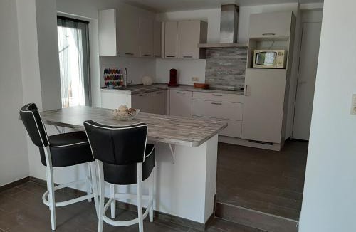 Bousignies-sur-Roc House | Maison de campagne en pierre bleue-WIFI et parking