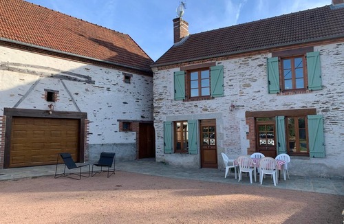 Betete House | Maison de Campagne Avec Grand Jardin