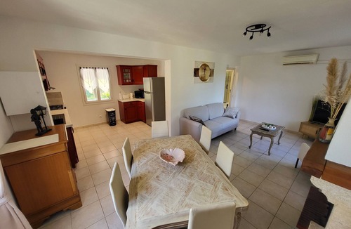 Rives House | Maison de Campagne Avec Piscine