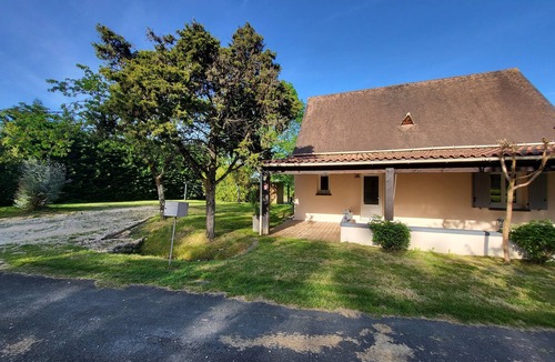 Rives House | Maison de Campagne Avec Piscine