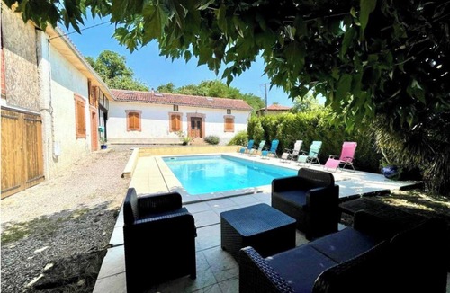 Mun House | Maison de Campagne Chaleureuse
