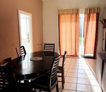 Brains-sur-Gee Apartment | Maison de campagne sarthoise