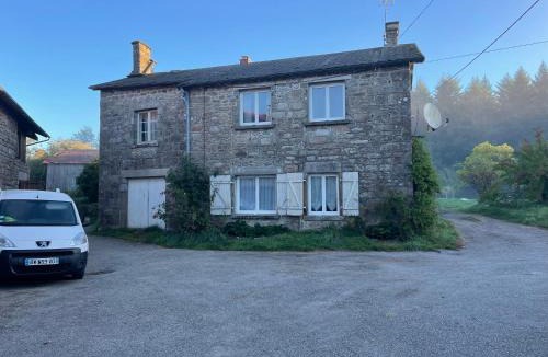 Saint-Pierre-Bellevue House | Maison de campagne