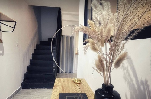 Saint-Maden House | Maison de Campagne Avec spa Privatif, Table de Massage. Détente à Deux Assurée