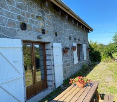 Sarroux-Saint-Julien Bed & Breakfast | Maison de Campagne