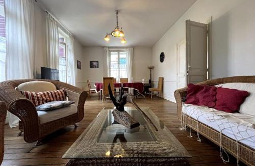 Montigny-sur-Loing Apartment | Maison de caractere cœur du village 1h de Paris