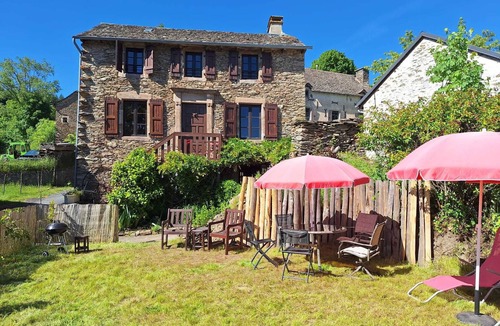 Ayssenes Cottage | Maison de Caractère Dans un Hameau Proche des Lacs du Lévezou/Villefranche