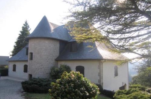 Ussel Villa | Maison de caractère rénové pour 15 personnes