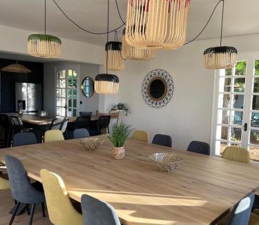 Ussel Villa | Maison de caractère rénové pour 15 personnes