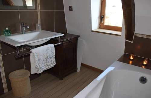 Prudhomat House | Maison de Cathy: maison d'ardoises