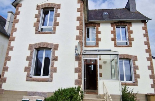 Plestin-les-Greves House | Maison de Charme Avec Jardin, à 5 Minutes de la mer
