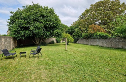 Plestin-les-Greves House | Maison de Charme Avec Jardin, à 5 Minutes de la mer
