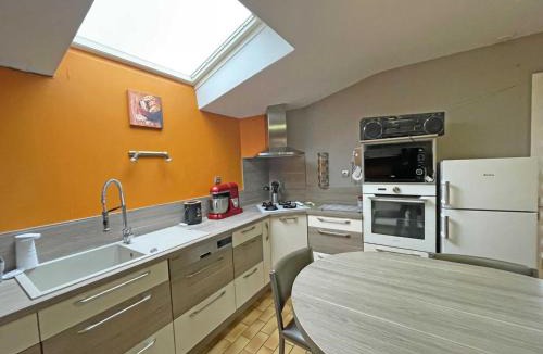 Saint-Mars-d'Egrenne House | Maison de charme en granit avec jardin clos, tout inclus, près de Domfront - FR-1-497-190