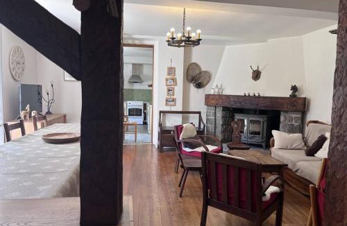 Cauterets House | Maison de charme 5 chambres, jardin central à Cauterets - FR-1-812-133