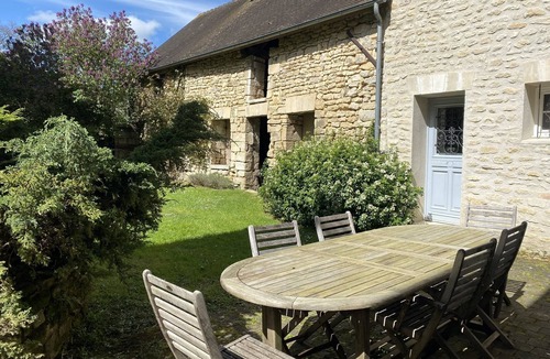 Montjavoult House | Maison de Charme au Cœur du Vexin - Piscine Chauffée, Grand Jardin - 1h de Paris