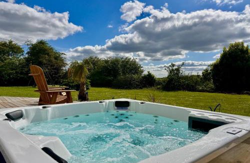 Guerlesquin House | Maison de Charme avec Spa Privatif & Jardin en Pleine Nature - Plages à moins de 20min