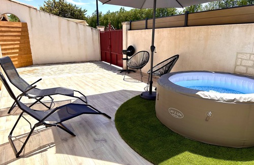 Molleges House | Maison de Charme Avec Jacuzzi