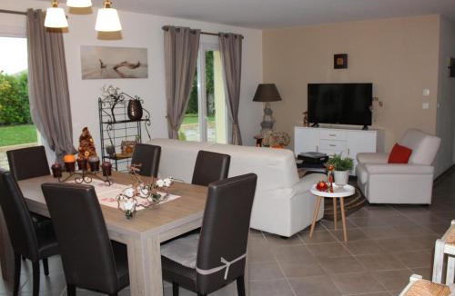 Neuvic House | Maison de charme avec jardin clos et animaux admis, Neuvic - FR-1-616-110