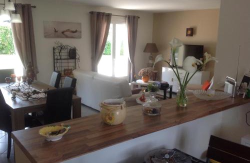 Neuvic House | Maison de charme avec jardin clos et animaux admis, Neuvic - FR-1-616-110