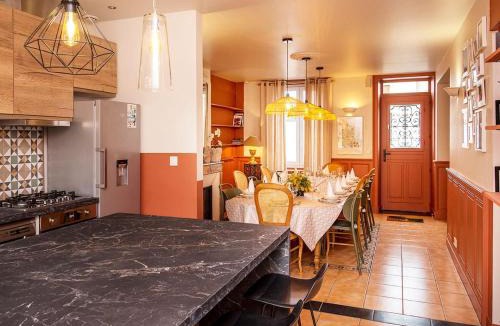 Deols House | Maison de charme avec terrasse, parking et équipements bébé à 5 min de Châteauroux - FR-1-591-167