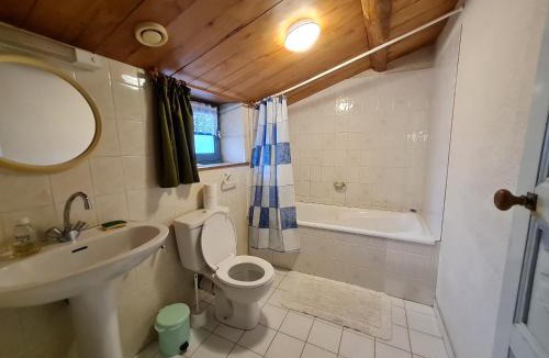 Benet House | Maison de charme avec WiFi au cœur du Marais Poitevin, jardin clos, barque et vélos, 4 chambres - FR-1-426-146