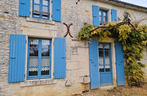 Benet House | Maison de charme avec WiFi au cœur du Marais Poitevin, jardin clos, barque et vélos, 4 chambres - FR-1-426-146