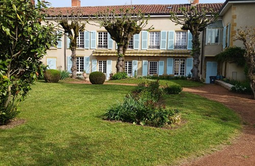 Charlieu House | Maison de Charme