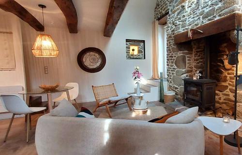 Taden House | Maison de contes en amoureux