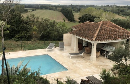 Comps Villa | Maison de Famille Superbe Vue, au Centre du Triangle Avignon Nimes et Arles