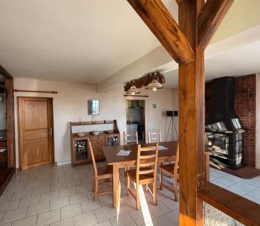 Gannay-sur-Loire Villa | Maison de ferme au calme jusqu'à 10 personnes