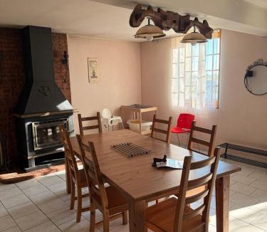 Gannay-sur-Loire Villa | Maison de ferme au calme jusqu'à 10 personnes