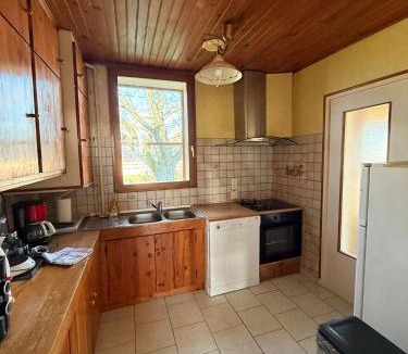 Gannay-sur-Loire Villa | Maison de ferme au calme jusqu'à 10 personnes