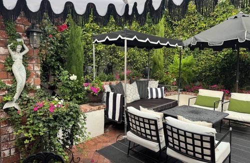 Belmont Shore House | MAISON DE FLEURS, BELMONT FAVORITE PRIVATE YARD, GARAGE + A/C - BOOK NOW