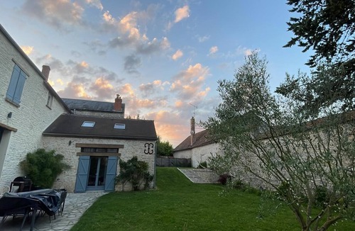 Augerville-la-Riviere House | Maison de Charme à la Campagne, Piscine et Jacuzzi au Bord du Golf