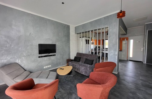 Chasseneuil-du-Poitou House | Maison de Vacances climatisée avec terrasse privée à 3km du Futuroscope
