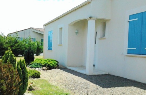 Saint-Aubin-la-Plaine House | Maison DE Vacances Familialeentre Terre ET MER